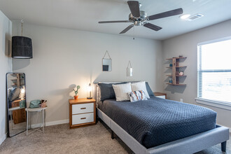 7 Zero 6 Apartments in Cabot, AR - Building Photo - Interior Photo