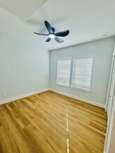 9362 Starfire Ln in Houston, TX - Foto de edificio - Building Photo