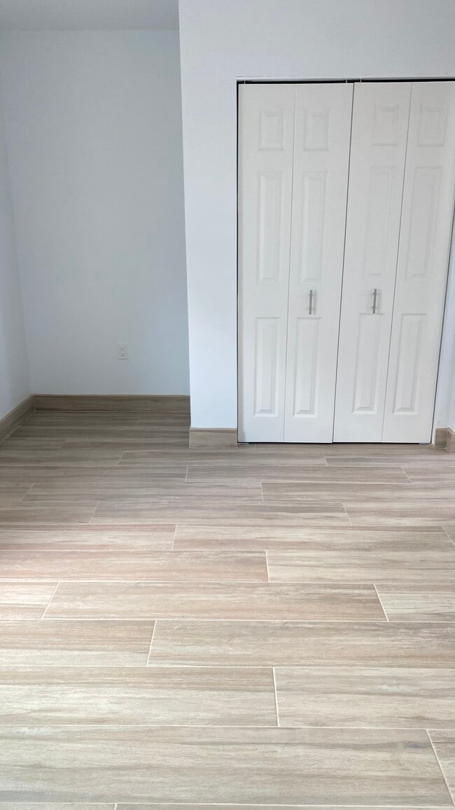 10025 Walnut Ave, Unit B