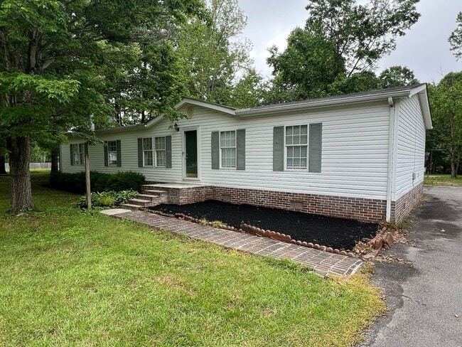 222 Cedar Ln in Beechgrove, TN - Building Photo - Building Photo