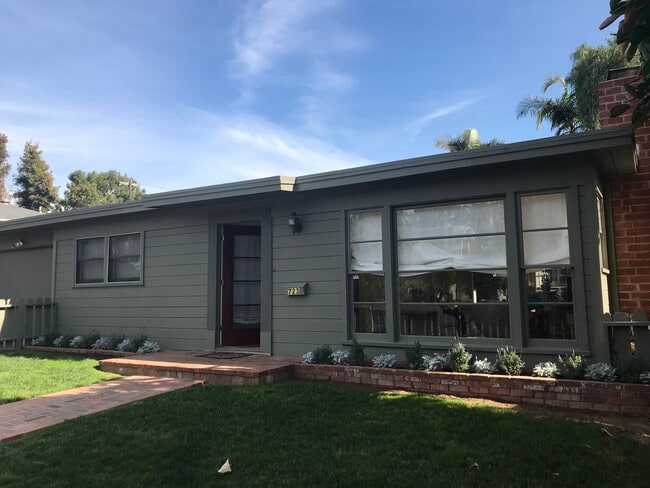 723 Arenas St in La Jolla, CA - Building Photo - Building Photo
