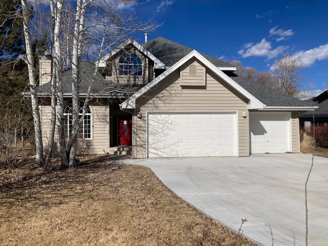 300 Horse Thief Ln