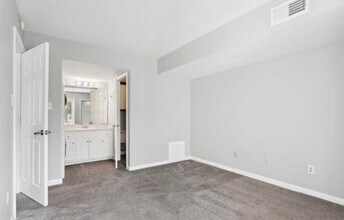 103 Hampton Club Dr in Hampton, VA - Foto de edificio - Building Photo