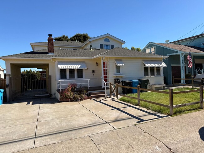 4013-4015 Beresford St in San Mateo, CA - Building Photo - Building Photo
