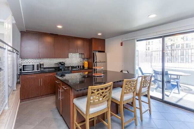 Monaco Lakes Apt in Denver, CO - Building Photo - Interior Photo