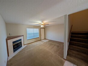 3201 Lois Arlene Cir in Moore, OK - Building Photo - Building Photo