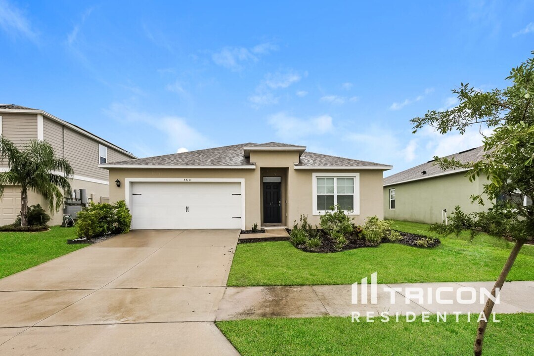 5710 Grey Granite Wy in Lakeland, FL - Building Photo