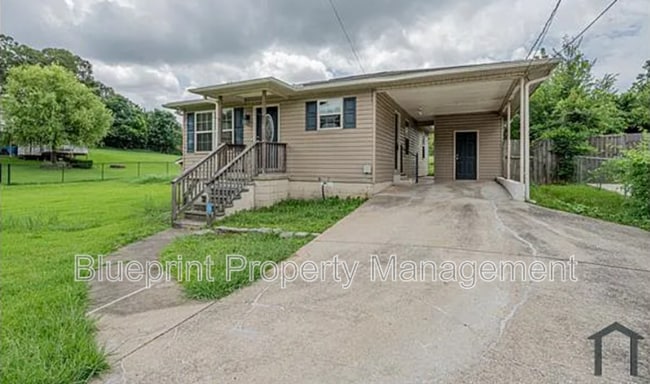 616 Elm St SW