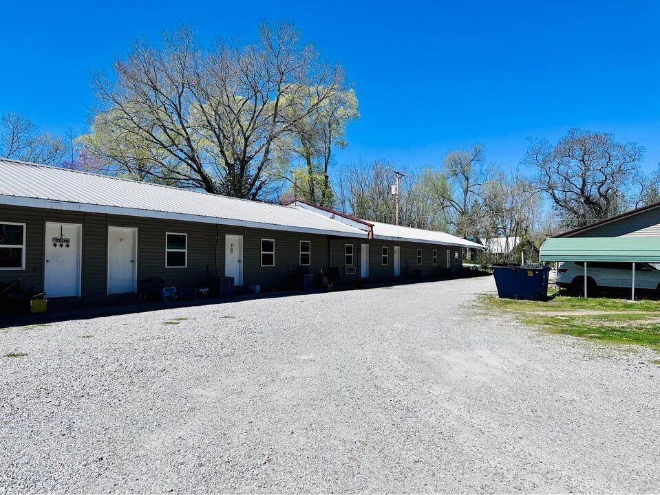 211 Elm St in Galena, MO - Building Photo