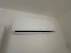 3248 NW 102nd St in Miami, FL - Foto de edificio - Building Photo