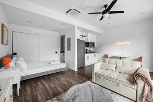 49 Navasota St in Austin, TX - Building Photo