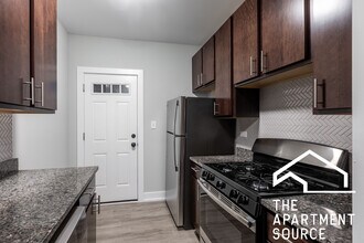 703 W Brompton Ave in Chicago, IL - Foto de edificio - Building Photo