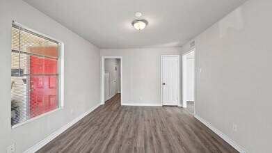 1236 2nd Ave N in Texas City, TX - Building Photo - Building Photo