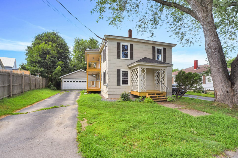 11 Kimball St-Unit -Unit 2 in Waterville, ME - Building Photo