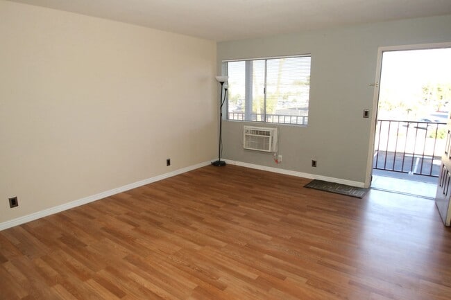 797 E Harmon Ave in Las Vegas, NV - Building Photo - Building Photo