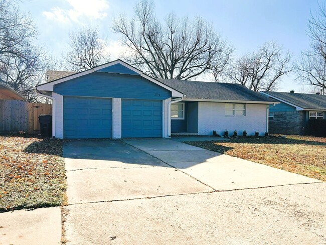 2114 Allenhurst St in Norman, OK - Building Photo - Building Photo