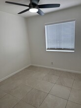 5865 Strawberry Lakes Cir in Greenacres, FL - Building Photo - Building Photo