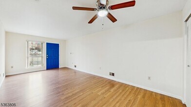 34 Howard Ct in Newark, NJ - Building Photo - Building Photo
