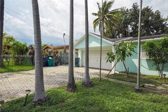 11121 SW 203rd Terrace in Cutler Bay, FL - Building Photo - Building Photo