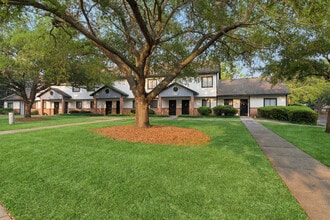 The Social 2700 in Tallahassee, FL - Building Photo - Building Photo