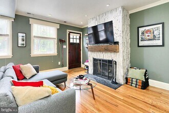 1724 E St NE in Washington, DC - Building Photo - Building Photo