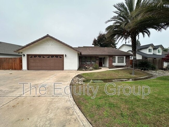 5418 W Sweet Dr in Visalia, CA - Building Photo - Building Photo