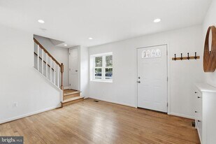 2306 Riverview Terrace in Alexandria, VA - Building Photo