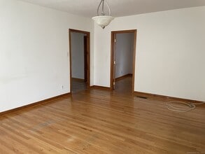 32 Rourke Ave in Southington, CT - Building Photo - Building Photo