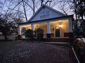 584 Seminole Ave NE, Unit A in Atlanta, GA - Building Photo