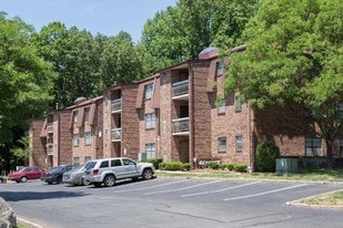 Linda Court in Spring Valley, NY - Building Photo