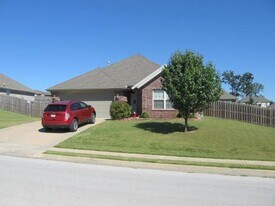 421 Sigel Trail in Centerton, AR - Building Photo