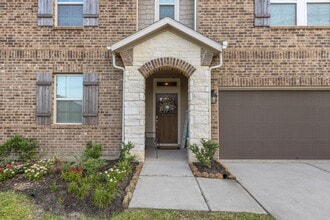 4510 Red Yucca Dr in Baytown, TX - Building Photo - Building Photo