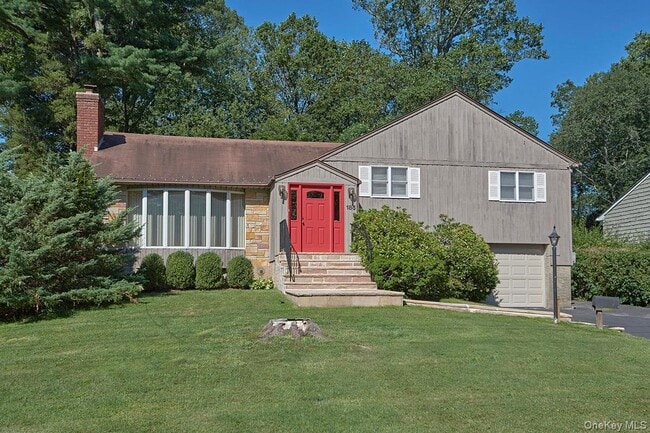 185 Pinewood Rd in Hartsdale, NY - Building Photo - Building Photo