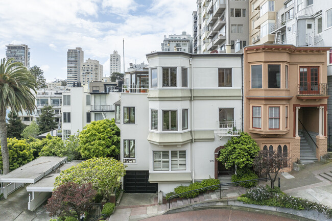 1079 Lombard St in San Francisco, CA - Building Photo - Building Photo