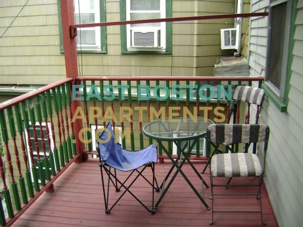 308 Saratoga St in Boston, MA - Building Photo