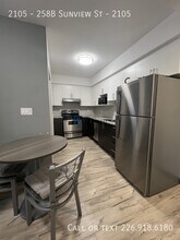 258B-258B Sunview St in Waterloo, ON - Foto de edificio - Building Photo