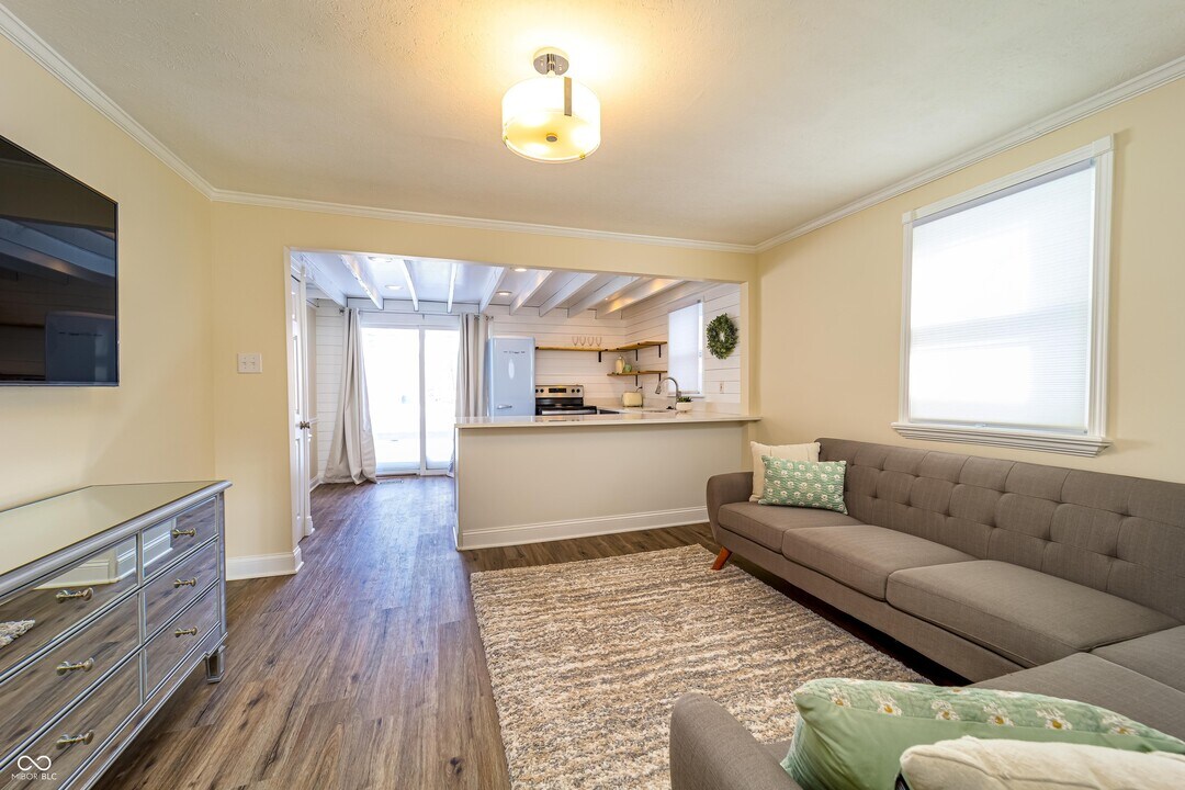 388 W Pearl St in Greenwood, IN - Building Photo