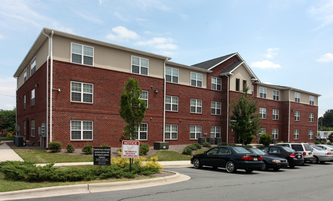 University Landing in Greensboro, NC - Building Photo - Building Photo