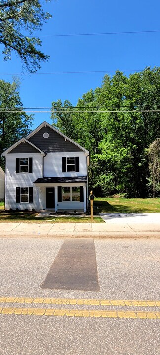 2628 Kenhill Dr in Charlotte, NC - Foto de edificio