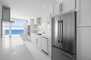 4300 N Ocean Blvd in Fort Lauderdale, FL - Building Photo