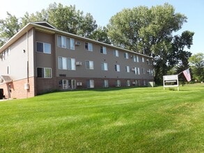 Lincoln Pointe in St. Cloud, MN - Foto de edificio - Building Photo