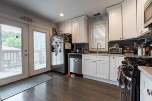 2651 W Armitage Ave, Unit 1 in Chicago, IL - Building Photo