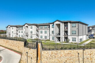 Ridge At Lancaster in Dallas, TX - Foto de edificio - Building Photo