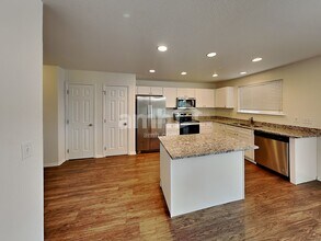 5479 S Shawnee Way in Aurora, CO - Building Photo - Building Photo
