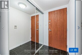 23 Lorraine Dr in Toronto, ON - Building Photo - Building Photo