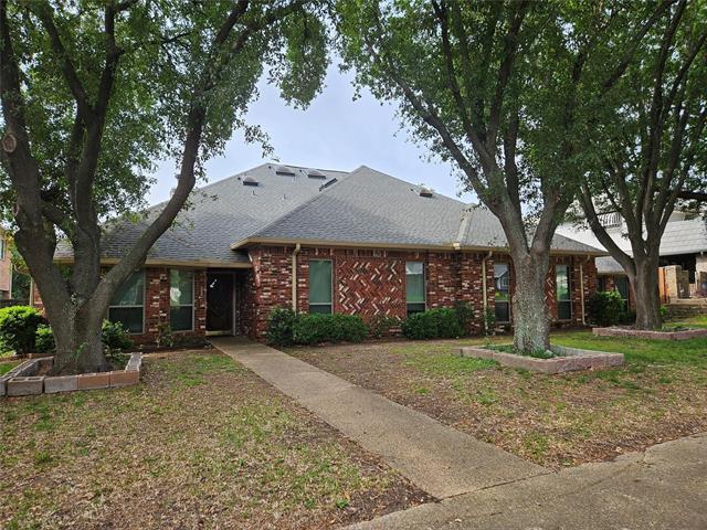 9322 Moss Farm Ln in Dallas, TX - Building Photo