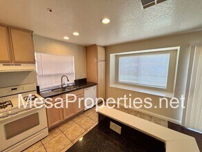 15754 San Roque Rd in Fontana, CA - Building Photo - Building Photo