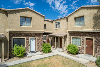 2014 E Sweetwater in Phoenix, AZ - Building Photo - Building Photo