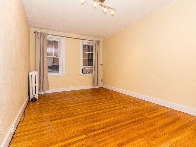 25 Westbourne Terrace in Brookline, MA - Foto de edificio - Building Photo