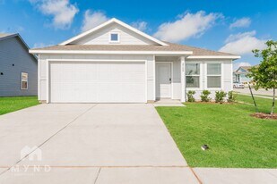 2700 Ctr Crk Ln in Fort Worth, TX - Building Photo